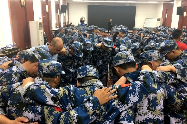 第六屆河南牛商爭霸賽正式開賽，明亮照明全力以赴！